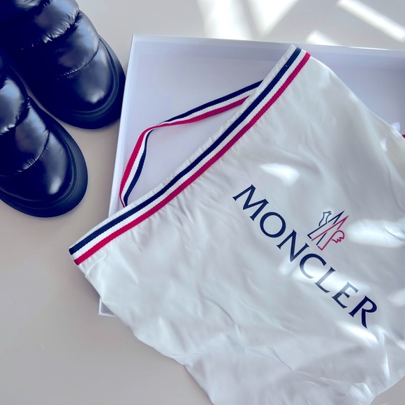 Moncler “GAIA POCKET MID BOOTS” *new with tags, never worn* - Picture 4 of 8
